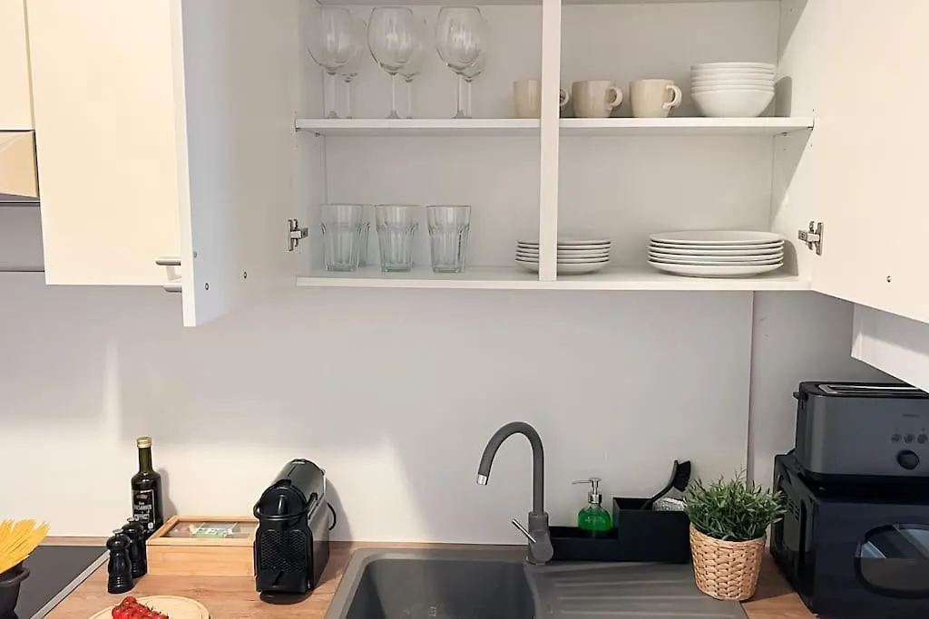 Cozy & Central 2 Bedroom Apartment Vienna 0*,  Austria