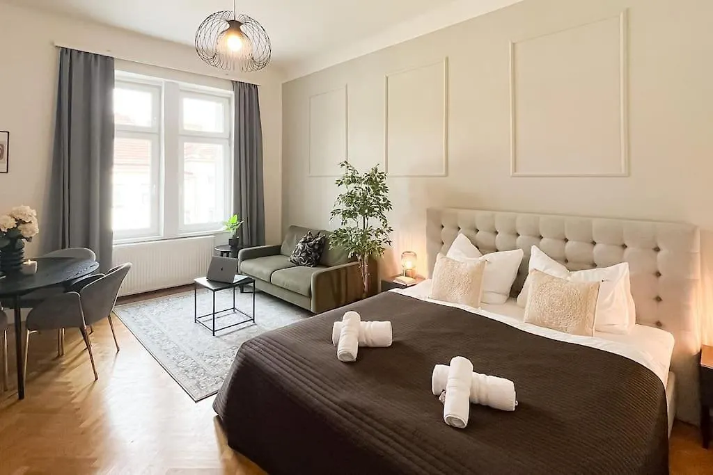 Cozy & Central 2 Bedroom Apartment Vienna